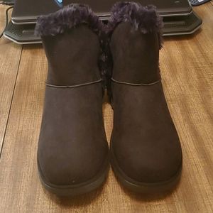Glittery fur boots